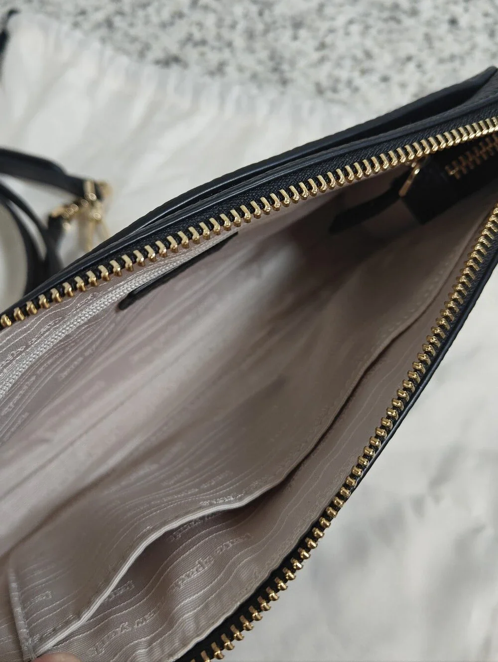 Kate spade pebbled leather crossbody bag (Black)